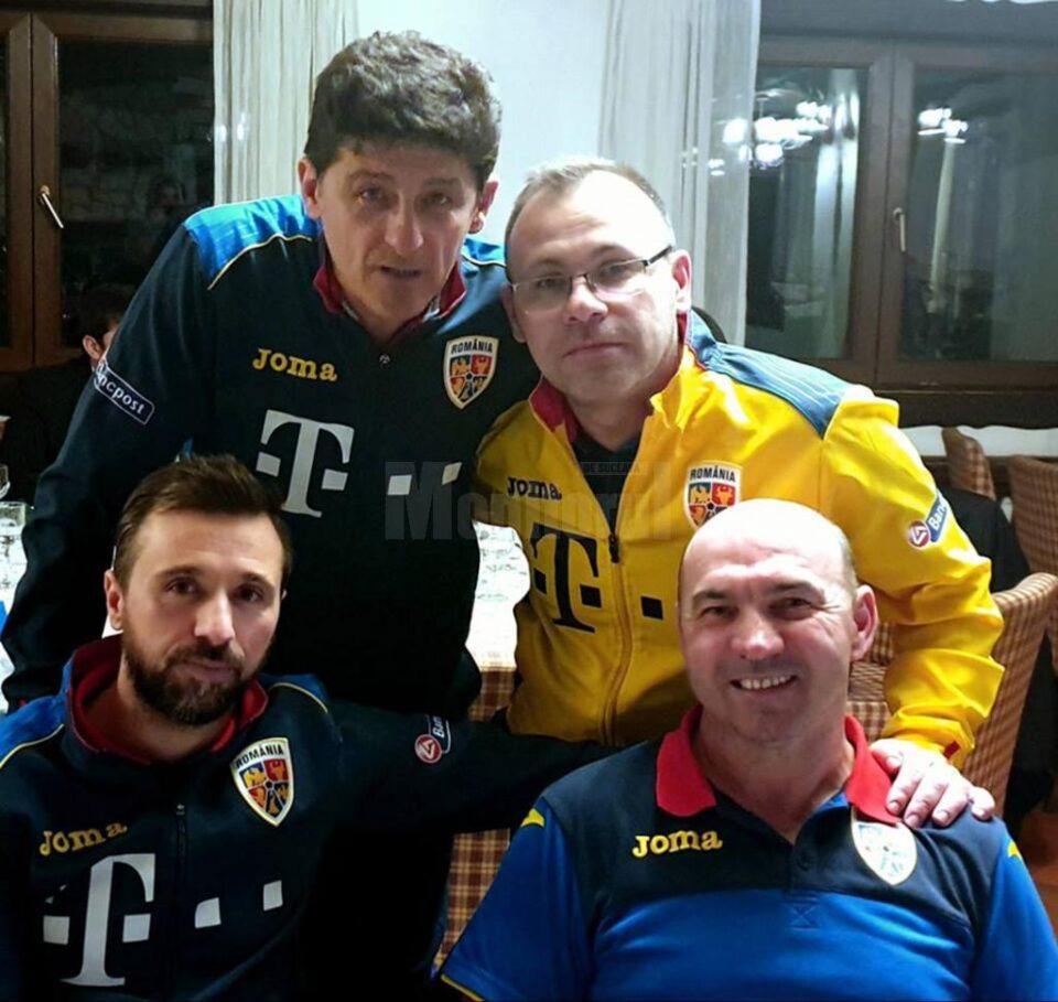 Ciprian Anton, alături de foștii internaționali Belodedici, Sânmărtean și Vlădoiu la ședința FRF-AJF Ciprian Anton, alături de foștii internaționali Belodedici, Sânmărtean și Vlădoiu la ședința FRF-AJF
