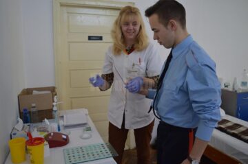 Elevii militari, împreună cu preoții din Câmpulung, au donat sânge pentru a salva vieți