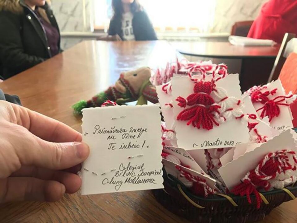 Bolnavii din spitalul municipal câmpulungean, vizitați în prima zi de Mărțișor de elevi ai Colegiului Silvic „Bucovina”