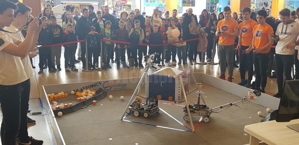 Demonstrațiile de robotică au fost găzduite de Iulius Mall