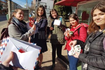 „Dăruind, readucem zâmbete”