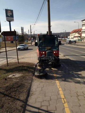 Curațenia de primavară pe străzile Sucevei