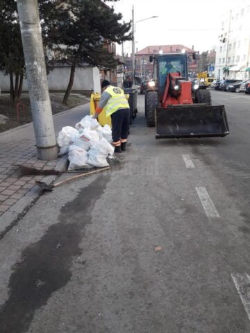 Curațenia de primavară pe străzile Sucevei