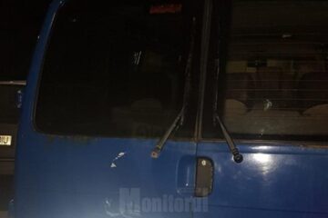 Mașini lovite pe strada Slătioara