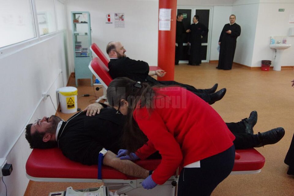 Preoți donatori de sânge
