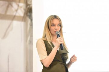 „Succesul înseamnă empatie, respect față de profesie și echilibristica extraordinară între rolurile de gen”