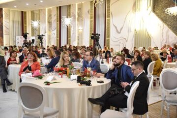 „Succesul înseamnă empatie, respect față de profesie și echilibristica extraordinară între rolurile de gen”