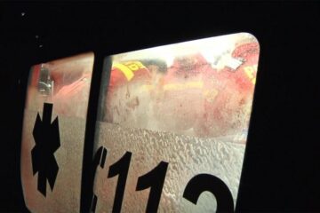 O ambulanță SMURD l-a transportat pe bărbat la Spitalul Municipal Rădăuți