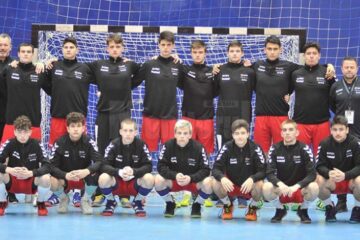 Suceveanul Răzvan Bernicu (ultimul dreapta sus), alături de naționala de cadeți a României