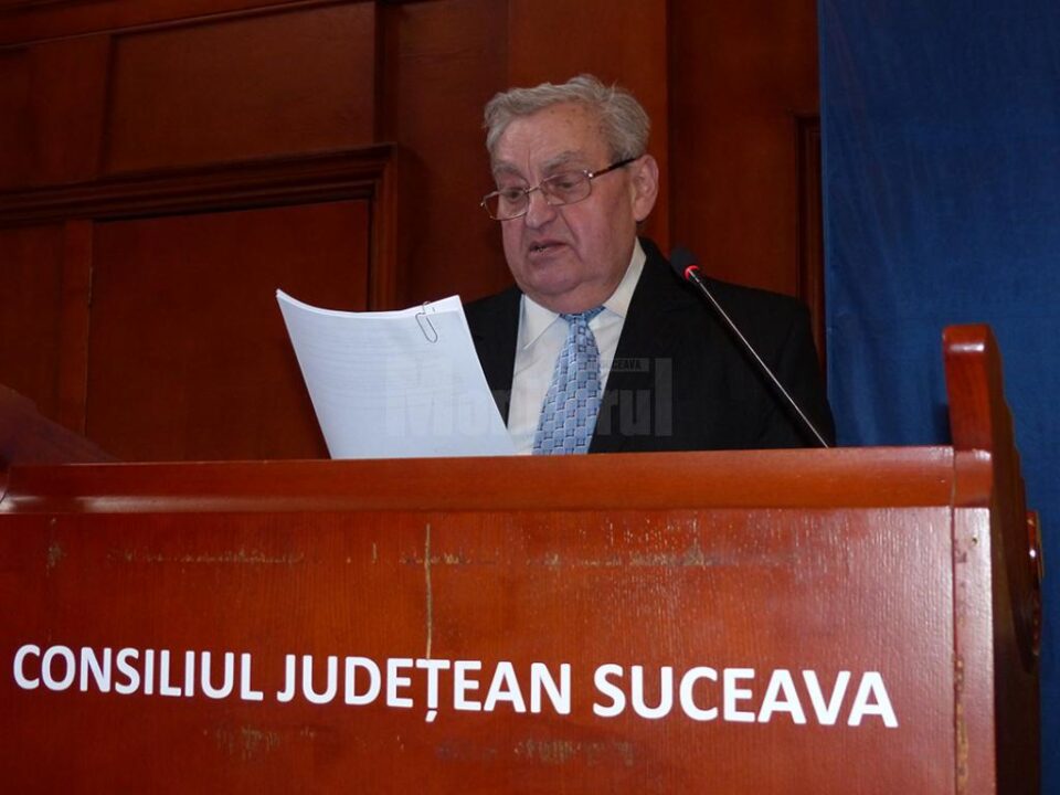 Colonel (r) Neculai Niga prezentând raportul Filialei Plăieșii pe anul trecut