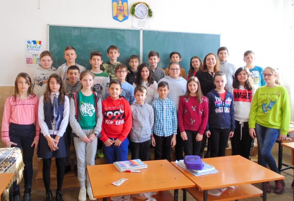 Premii pentru elevii Școlii Gimnaziale „Mihail Sadoveanu” din Fălticeni