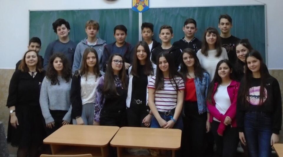 Premii pentru elevii Școlii Gimnaziale „Mihail Sadoveanu” din Fălticeni