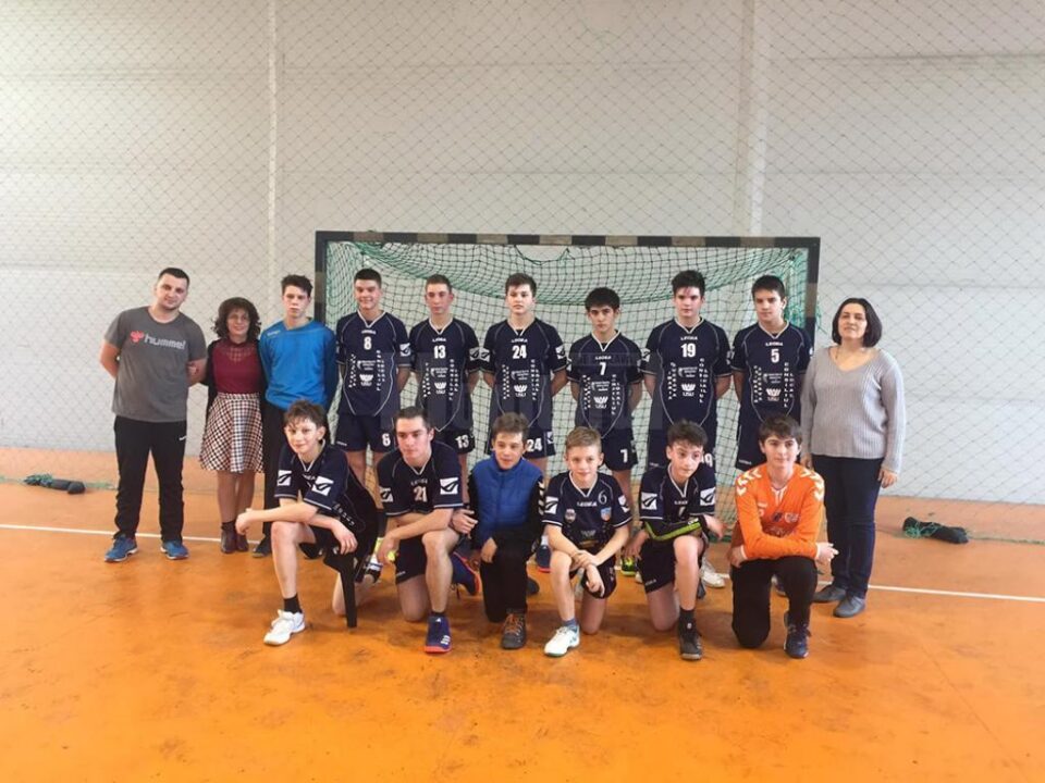 Echipa de handbal a Școlii Gimnaziale Ion Creangă Suceava