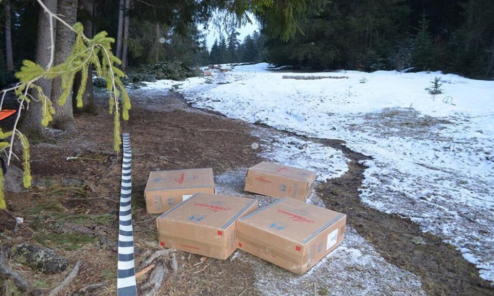 Patru focuri de armă pentru deturnarea unui transport de țigări de contrabandă la Lupcina
