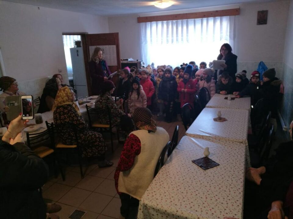Daruri de 8 Martie pentru mamele internate la Maternitatea din Fălticeni