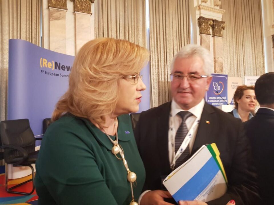 Alocarea de fonduri europene pentru parcări subterane și supraterane, solicitată de primarul Sucevei la Summitul European al Regiunilor și Orașelor