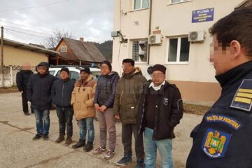 Șase transfugi din Bangladesh, reținuți de polițiștii de frontieră la Brodina