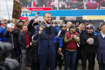 Sucevenii au venit în număr mare să susțină protestul lui Ștefan Mandachi
