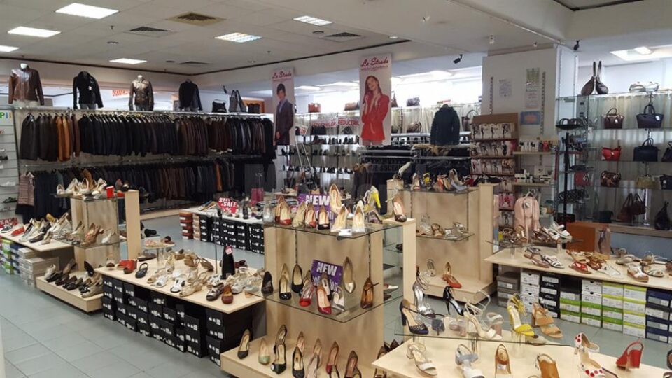 „La Strada”, locul unde găsiți încălțăminte, marochinărie, geci, haine din piele, cojoace, blănuri, accesorii de cea mai bună calitate