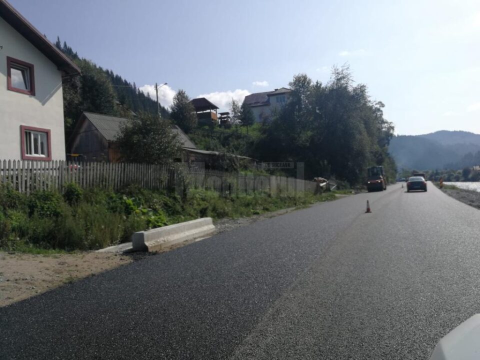 Suprafața de rulare este aproape gata pe tronsonul III, adică de la limita cu Maramureșul, din Pasul Prislop, și până la Valea Stânei, comuna Cârlibaba Suprafața de rulare este aproape gata pe tronsonul III, adică de la limita cu Maramureșul, din Pasul Prislop, și până la Valea Stânei, comuna Cârlibaba