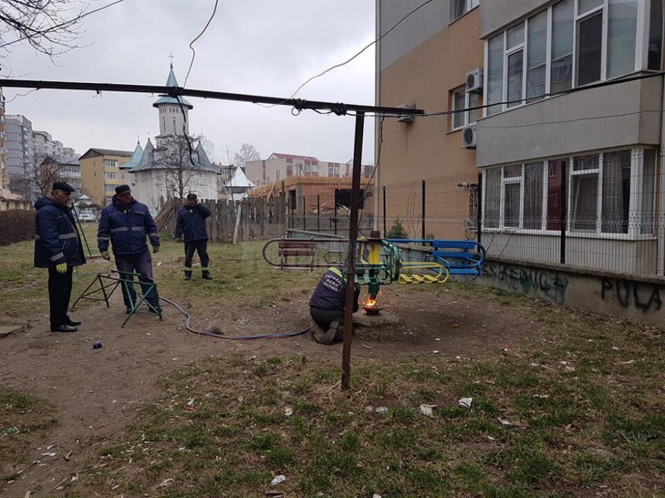 Încep lucrările de modernizare a opt locuri de joacă din Suceava
