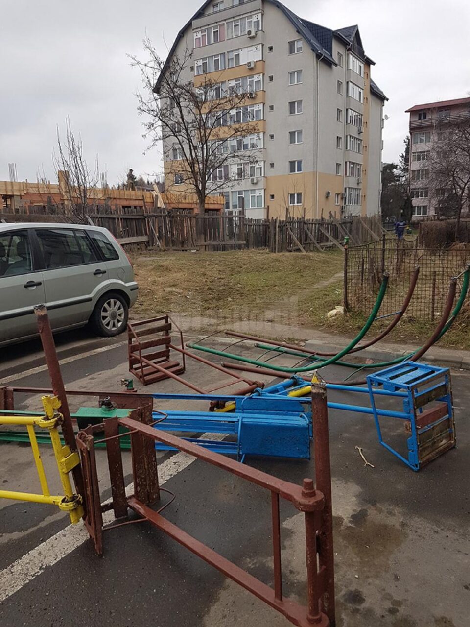 Încep lucrările de modernizare a opt locuri de joacă din Suceava