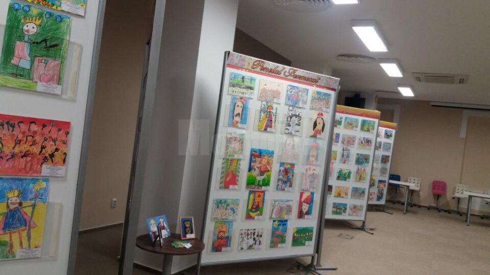 Vernisajul expoziției ,,Personaje legendare și scene de istorie prin ochi de copil”