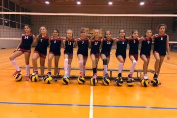 Echipa feminină de minivolei ACS Kinder Suceava