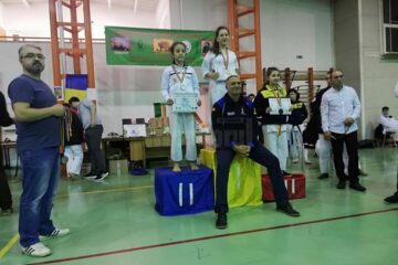Sensei George Ciprian Crăciunescu și o parte dintre câștigători