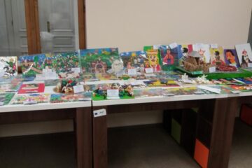 Vernisajul expoziției ,,Personaje legendare și scene de istorie prin ochi de copil”