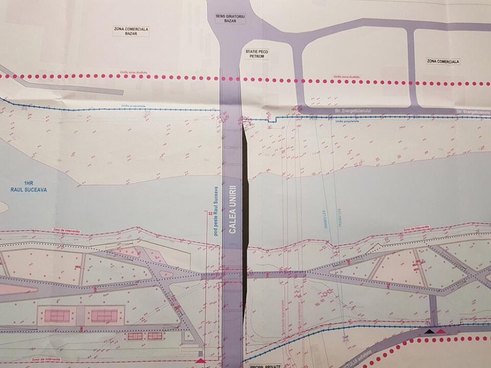 Zonă de agrement cu faleză, terenuri de sport, pistă de biciclete și spațiu pentru evenimente, pe malul râului Suceava