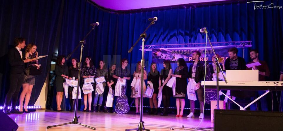Confruntare între elevii Colegiului „Petru Rareș” și studenții de la USV, pe scena Music Star