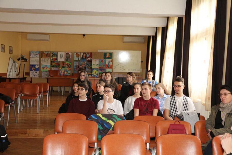 „Zilele porților deschise”, la Clubul Video ART