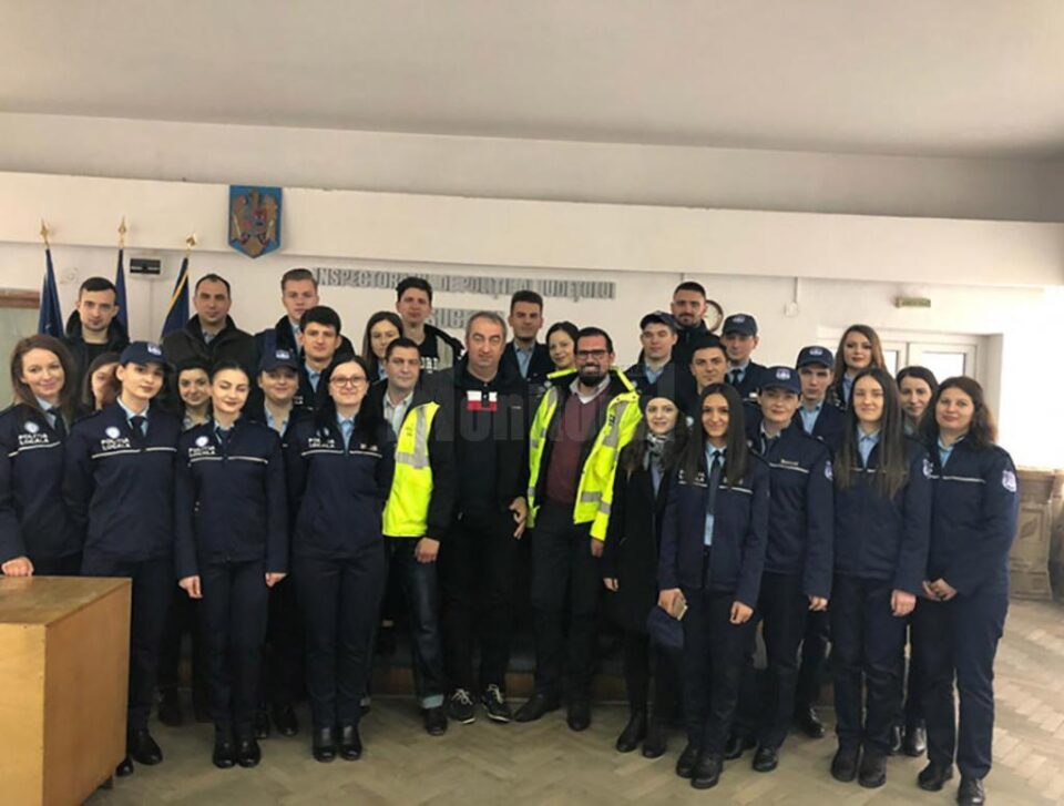Vizita studenților în cadrul I.P.J. Suceava a fost un prilej inedit pentru a intra în contact cu un personal calificat