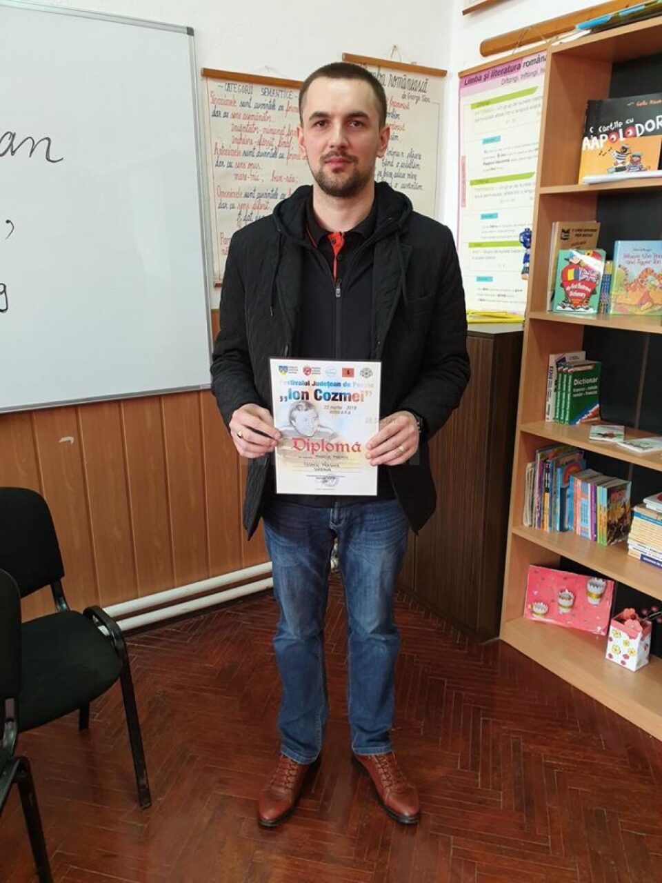 Marele premiu al Festivalului județean de poezie „Ion Cozmei”, ediția a II-a, câștigat de poetul sucevean Cosmin Pârghie Marele premiu al Festivalului județean de poezie „Ion Cozmei”, ediția a II-a, câștigat de poetul sucevean Cosmin Pârghie