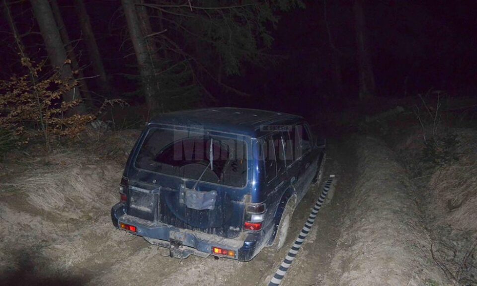 Polițiștii de frontieră suceveni au capturat țigări de aproape 50.000 de euro în zona de munte