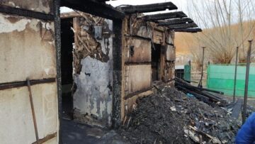 Familii cu mulți copii din Baia și Vadu Moldovei, care trăiesc într-o sărăcie lucie, ajutate cu alimente, haine și produse de curățenie