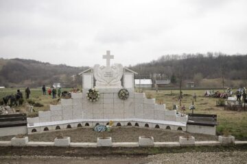 300 de molizi au fost plantați în cimitirul din Siret, în memoria copiilor care au murit în fostul „Orfelinat al groazei”