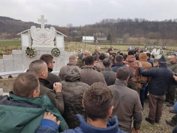 300 de molizi au fost plantați în cimitirul din Siret, în memoria copiilor care au murit în fostul „Orfelinat al groazei”