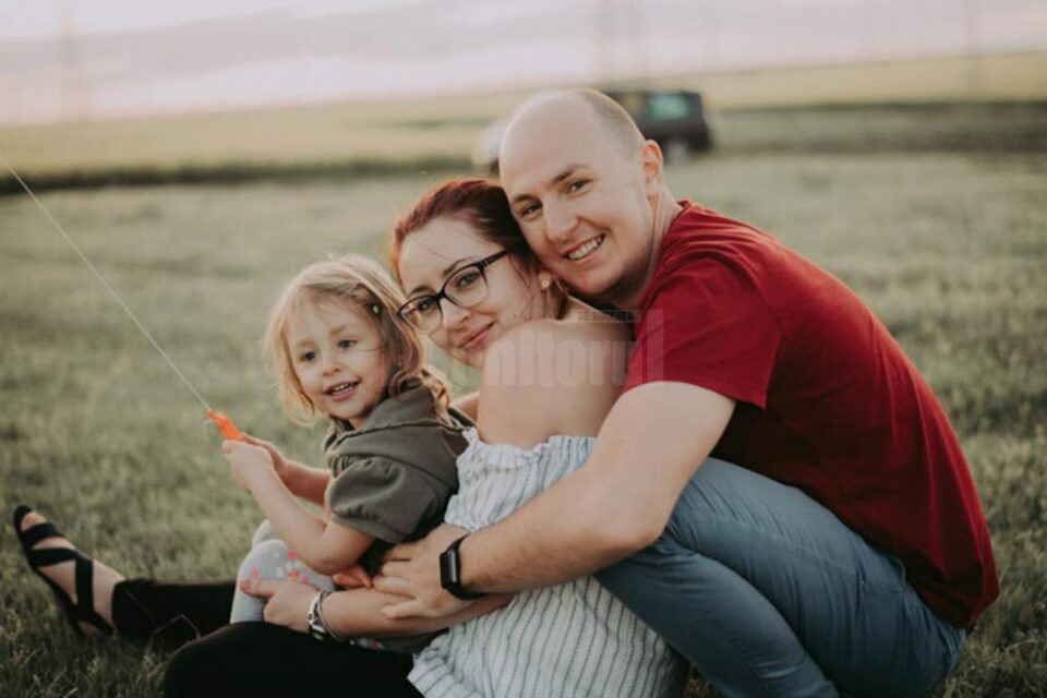 Turneu național al unui fotograf sucevean, cu familia și rulota, în scop caritabil
