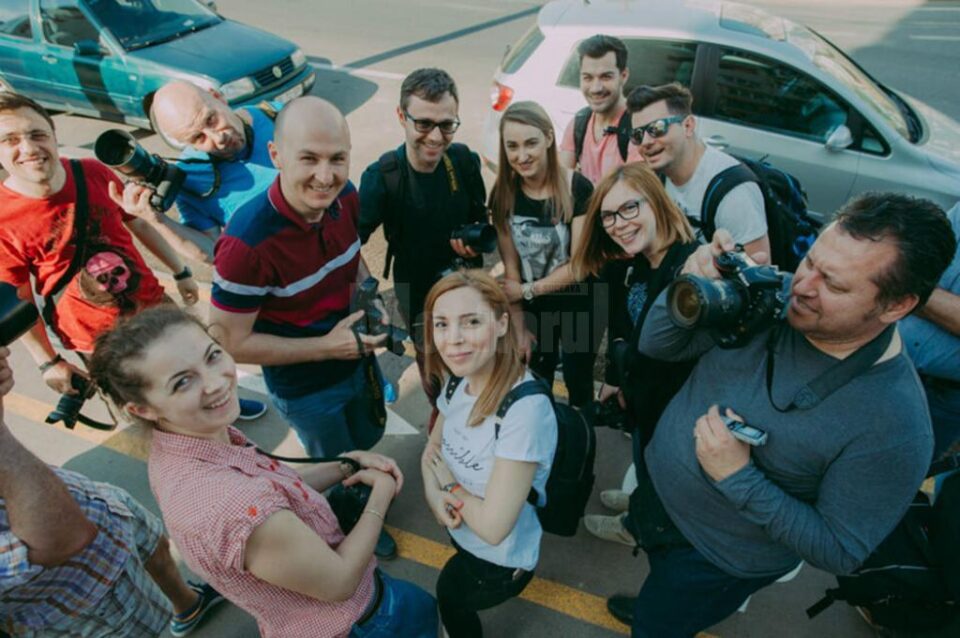 Turneu național al unui fotograf sucevean, cu familia și rulota, în scop caritabil