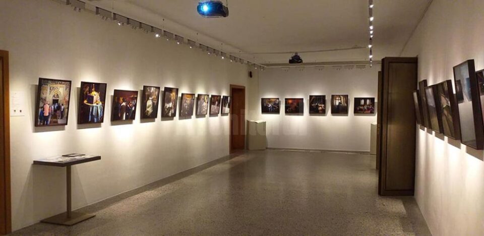 Muzeul Bucovinei a început itinerarea europeană a expoziției „Bucovina, mănăstirile trăiesc”, realizată de fotograful german Oliver Mark