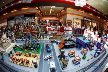 Cei mici sunt așteptați să descopere lumea fascinantă a jocurilor LEGO