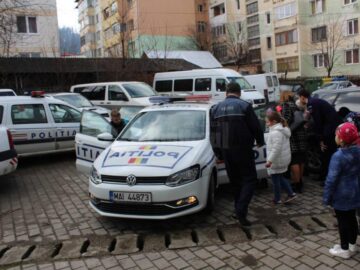 Polițiștii suceveni și-au marcat ziua prin acțiuni umanitare și educative pentru tineri