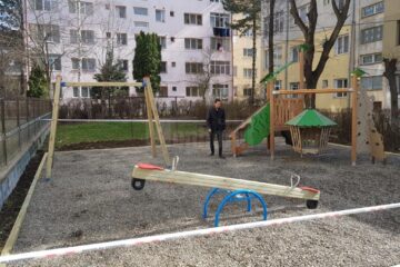 Lucrările de modernizare a opt locuri de joacă din Suceava vor fi finalizate săptămâna viitoare