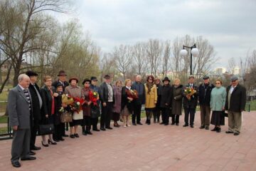 24 de cupluri care au împlinit 50 de ani de căsătorie, surprinse cu o excursie la Zona de Agrement a Sucevei