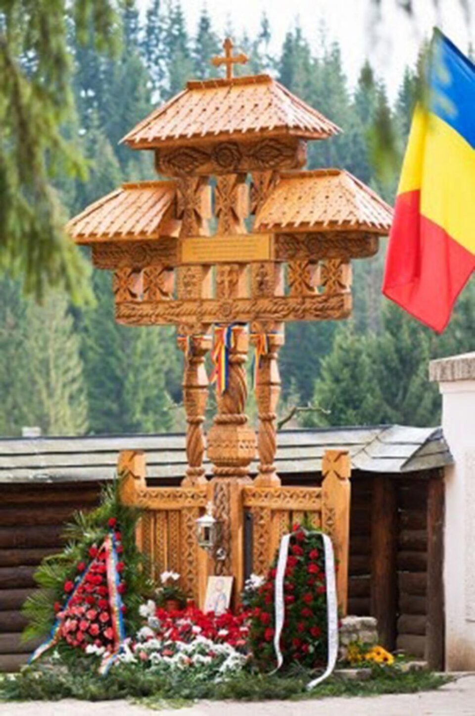 Amprente sacre în satul românesc