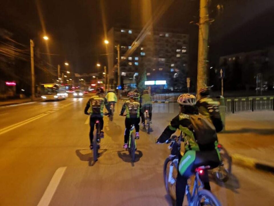 Bicicliștii suceveni au pedalat 20 de kilometri de „Ora Pământului”