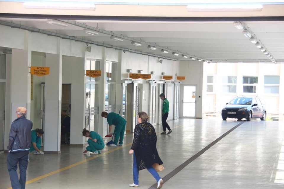 Program strict de curățenie la Spitalul de Urgență Suceava