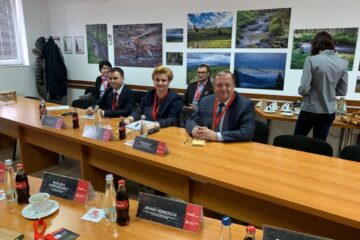 Gheorghe Flutur și vicepremierii Vasile Daniel Suciu și Grațiela Gavrilescu